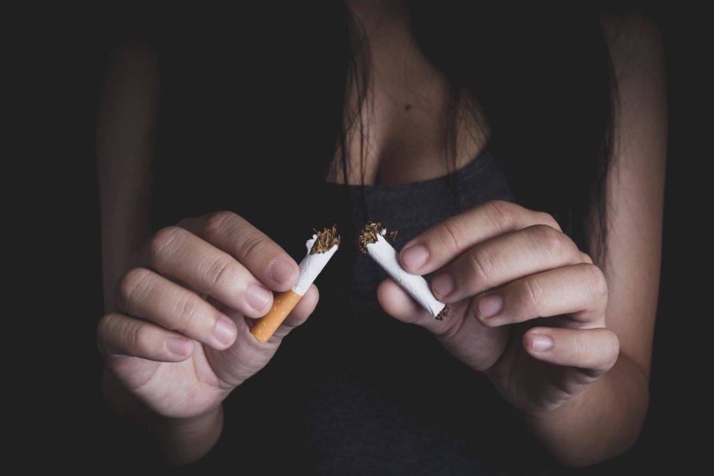 Frauen weigern sich zu rauchen, Welttag ohne Tabak